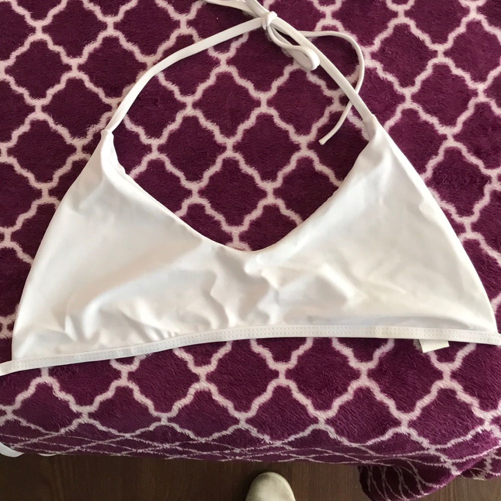 Bikini - Picture 3 of 3